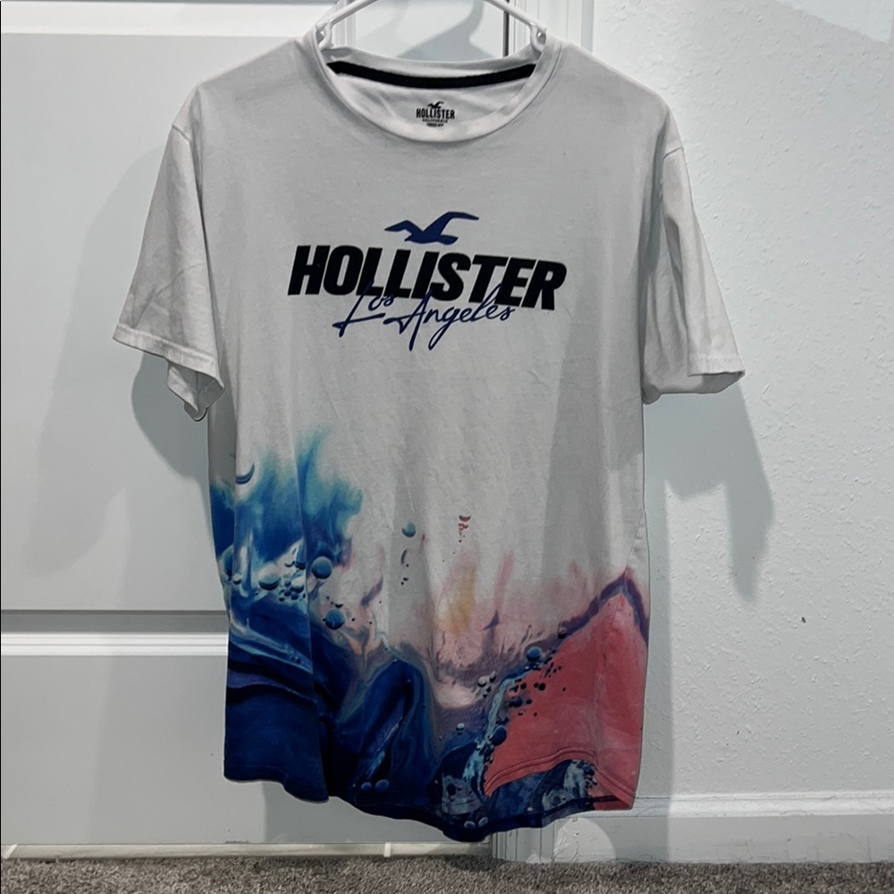 Hollister Artistic White and Blue Short Sleeve Tee
